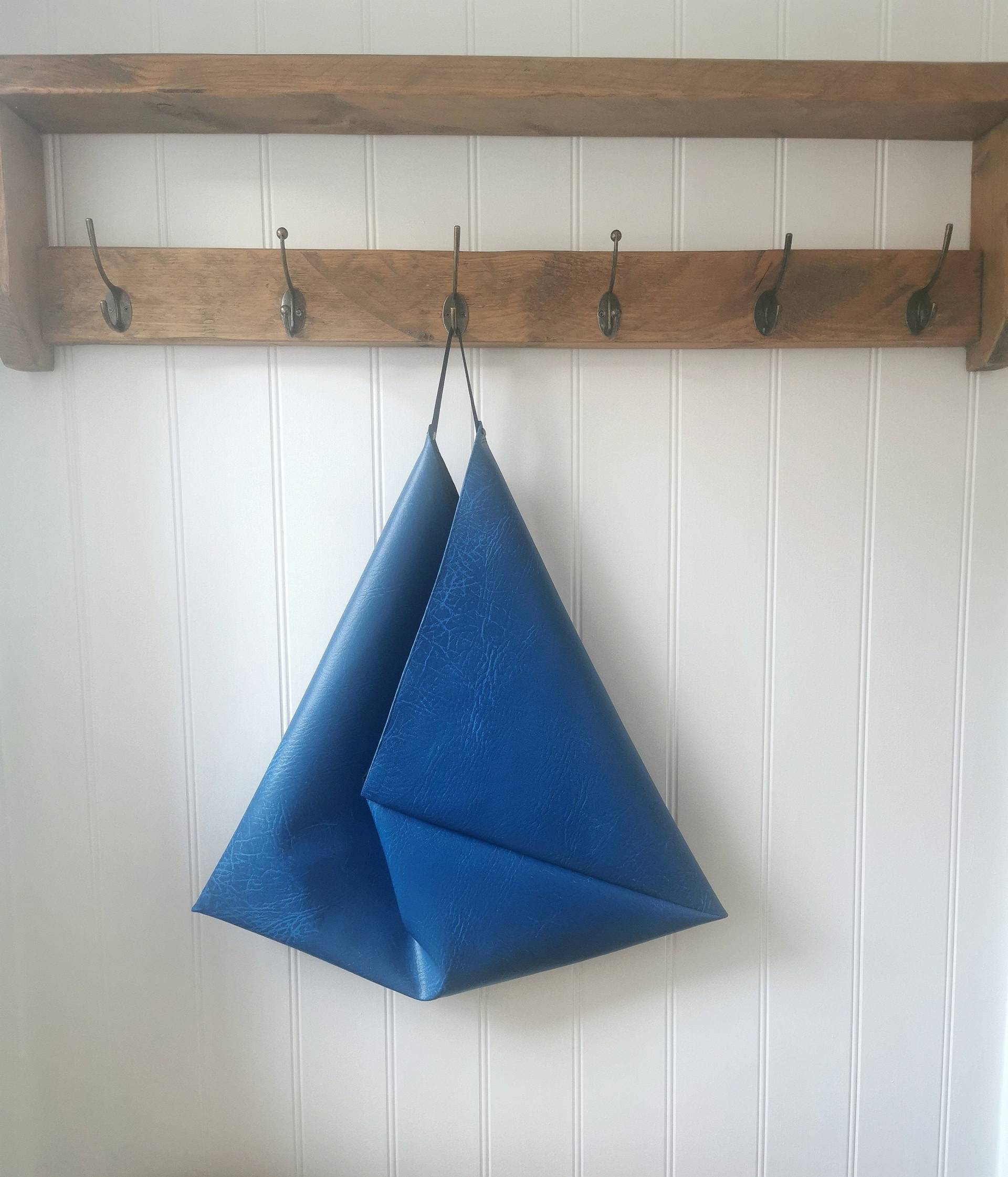 Royal Blau Vegan Leder Origami Tasche Mit Wildleder Band Und Silber Anhänger von KaleidoscopebyAmyLou