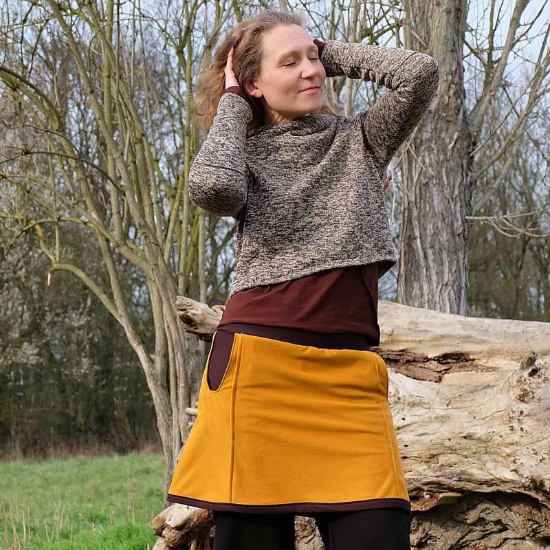 Senfgelber Bohorock Mit Farblich Abgesetzten Taschen Senfgelber Bohorock Mit Farblich Abgesetzten Taschen von Kaleidosrobe