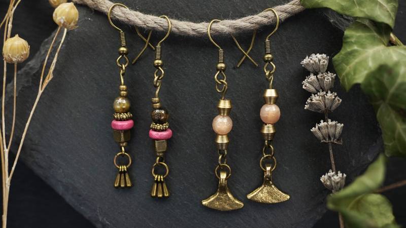 Ohrringe Holz Mondstein Rose Tigerauge Edelstein Holzperlen Naturschmuck Boho Bronze Ohrring Golden Steampunk Ohrschmuck Hippie Ohranhänger Ohrringe Holz Mondstein Rose Tigerauge Edelstein Holzperlen Naturschmuck Boho Bronze Ohrring Golden Steampunk Ohrschmuck Hippie Ohranhänger von KaliBeeArt