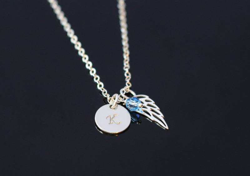 Trauerhalskette, Sterling Silber, Engelsflügel, Geburtsstein, Anfangsanhänger von KallenDesign