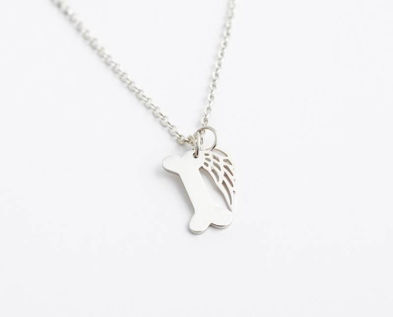 Hundmemorial Halskette, Sterling Silber Engel Flügel Knochen, Personalisierte Haustier Geschenk von KallenDesign
