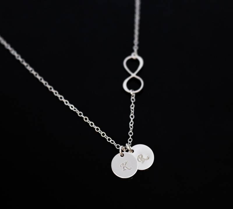 Personalisierte Sterling Silber Unendlichkeit Halskette, Mütter Halskette von KallenDesign