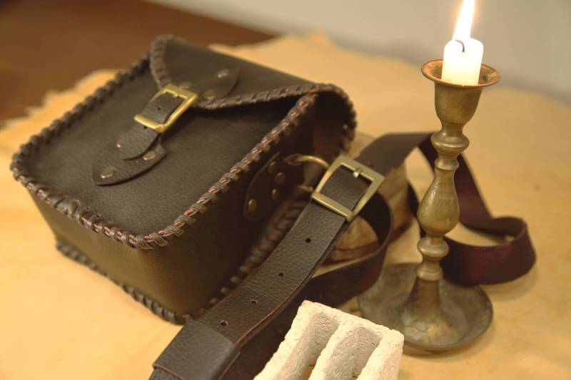 Leder-Messenger-Tasche | Schwarz, Mittlerer Größe, Auf Bestellung Gefertigt Leder-Messenger-Tasche | Schwarz, Mittlerer Größe, Auf Bestellung Gefertigt von KalosCrafting