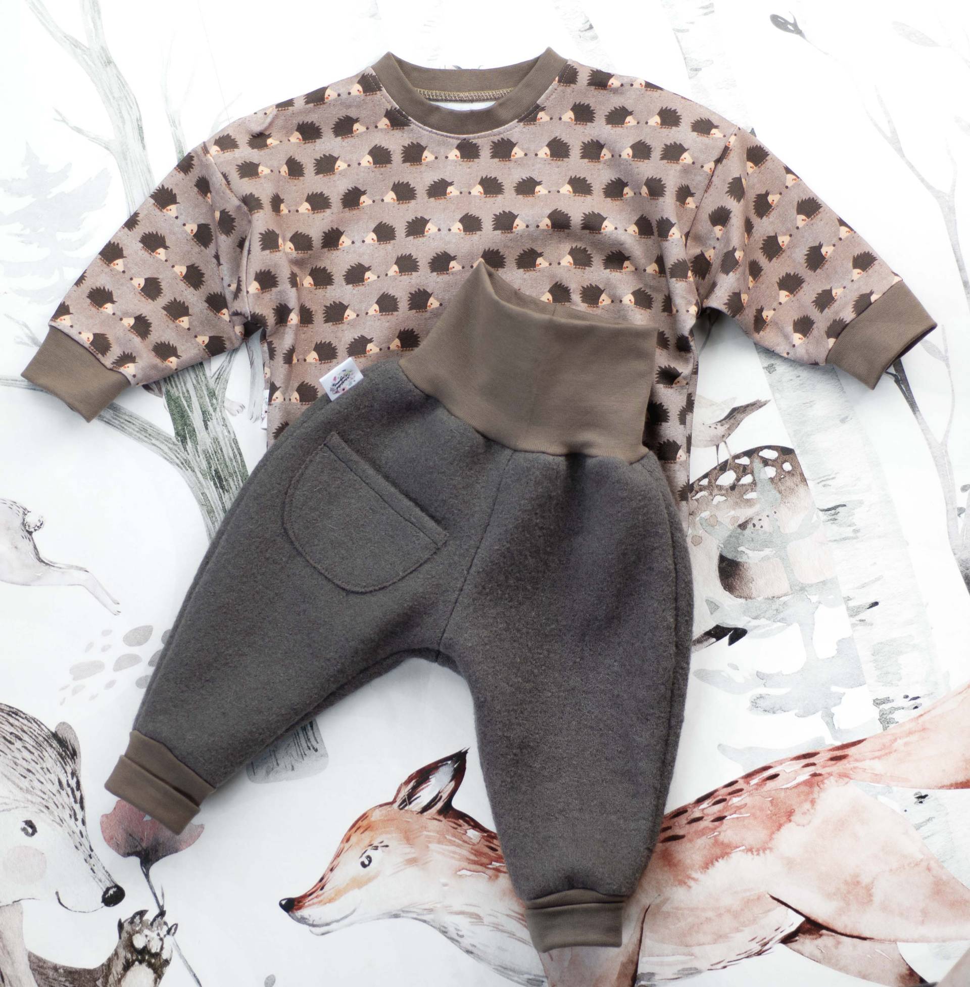 Set Hose+Pulli Pumphose Pumpi Shirt Erstlingsset Wollhose Igel Set Hose+Pulli Pumphose Pumpi Shirt Erstlingsset Wollhose Igel von Kalyana