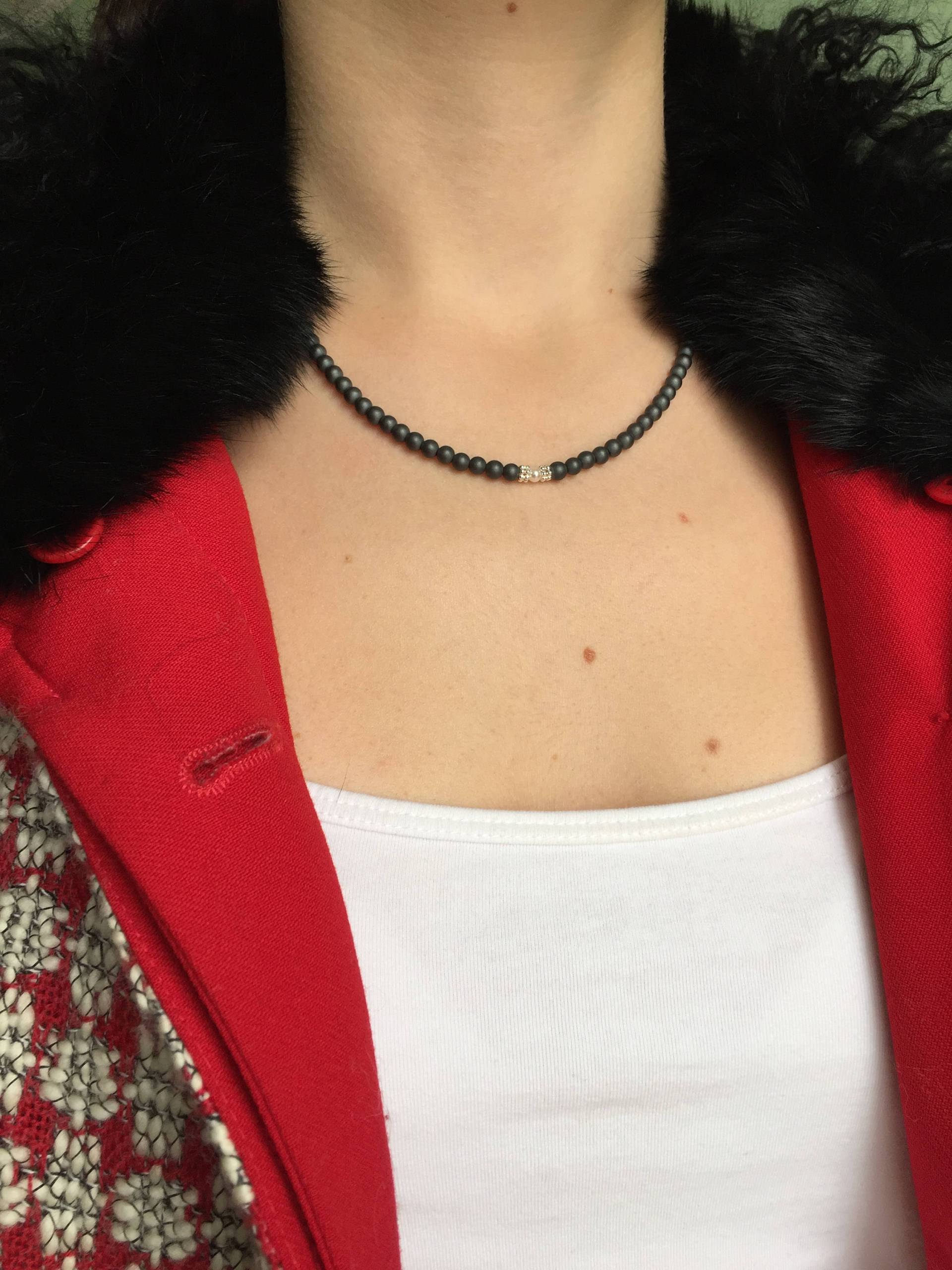 Grau, Hämatit Und Süßwasser-Zuchtperlen Mit Silbernen Akzenten Runden Stein Perlenkette von KalynaJewels