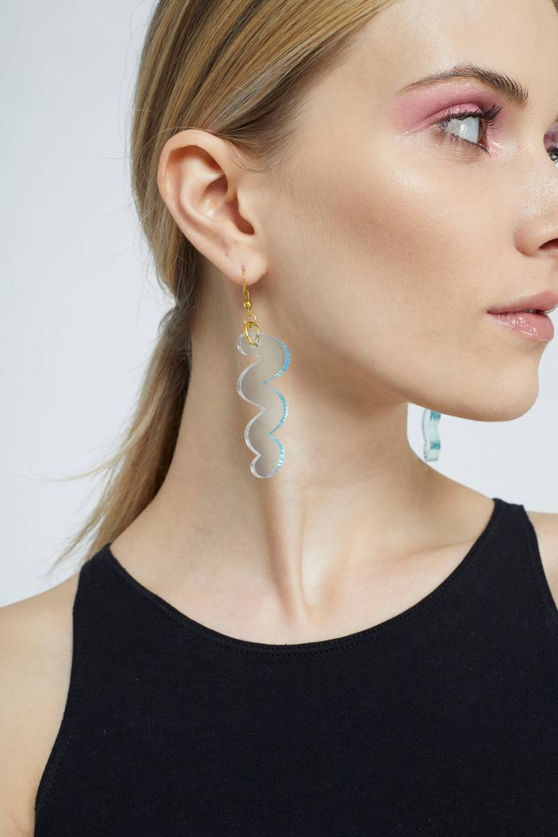 Acryl Knebelhaken Ohrringe in Aqua Acryl Knebelhaken Ohrringe in Aqua von KamCreates