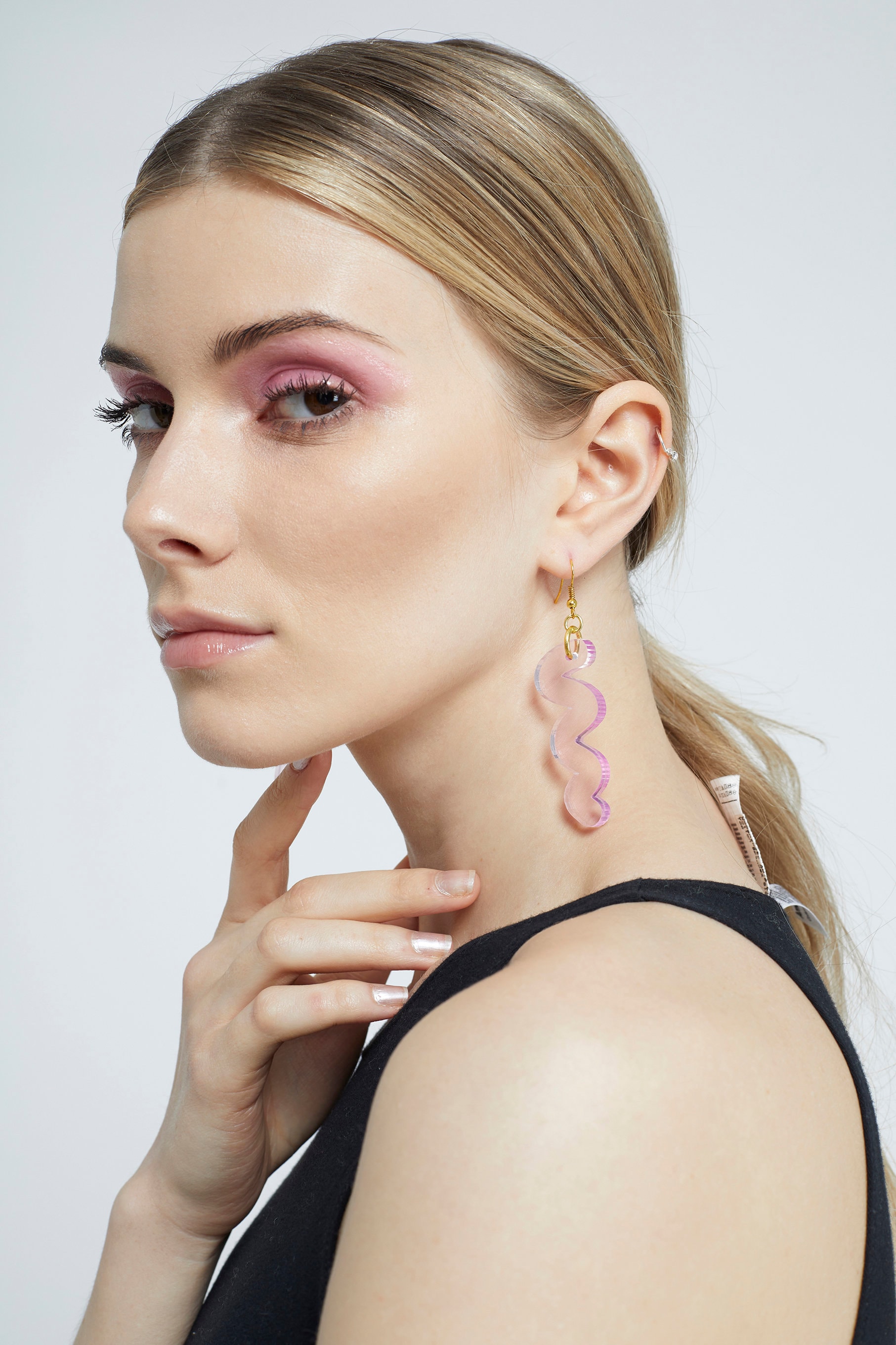 Acryl Knebelhaken Ohrringe in Rosa Acryl Knebelhaken Ohrringe in Rosa von KamCreates