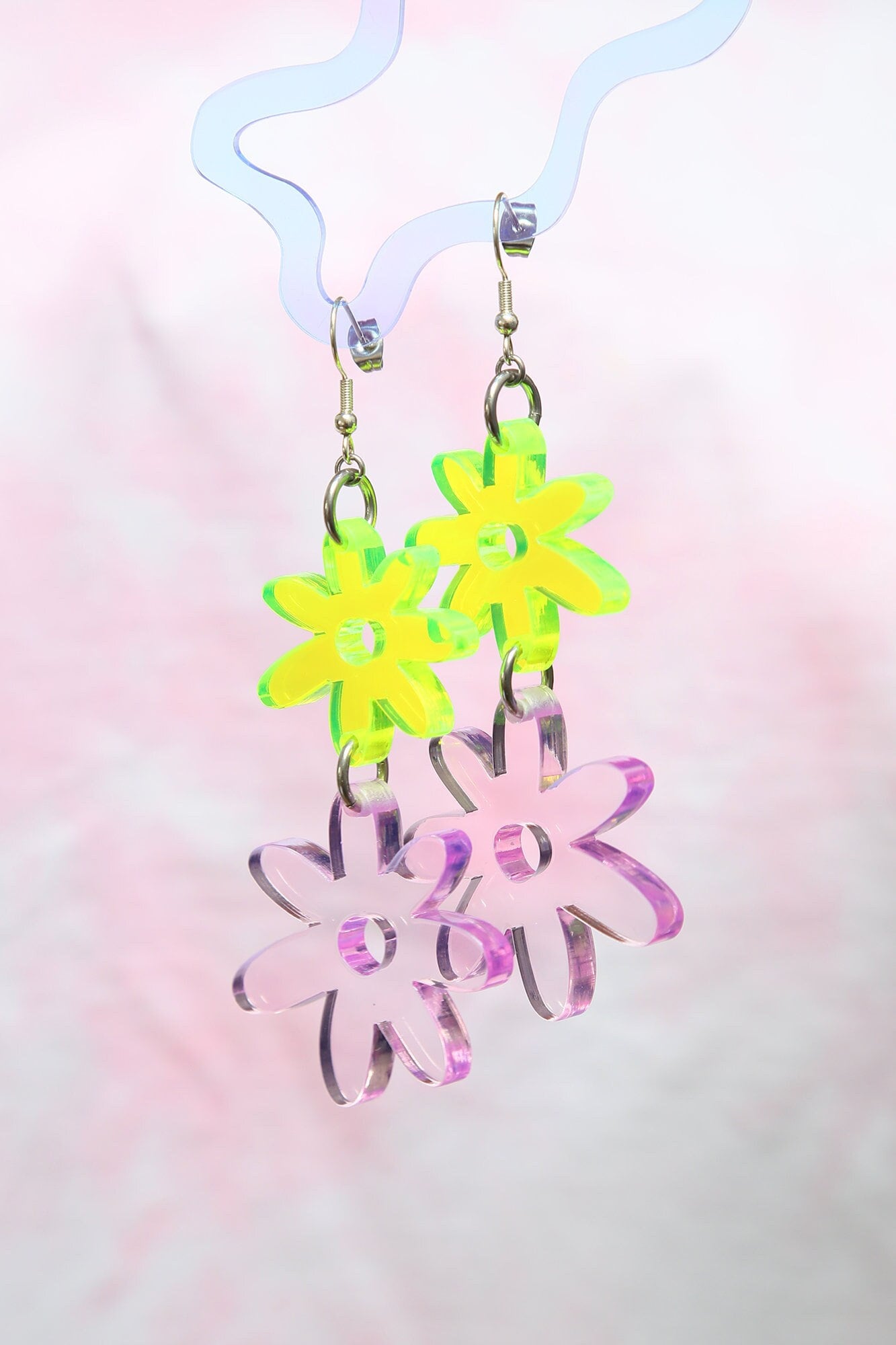 Flower Power Doppeltropfen Ohrringe in Säure & Pink Flower Power Doppeltropfen Ohrringe in Säure & Pink von KamCreates