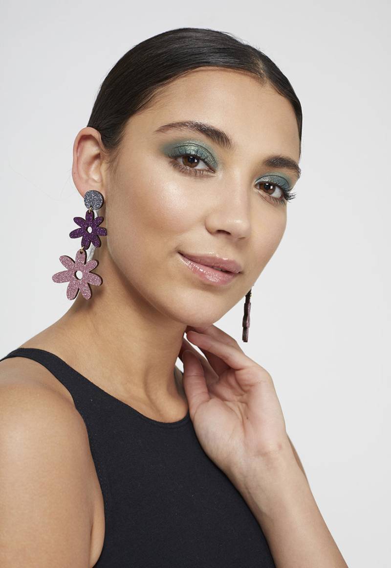 Glitzernde Flower Power Double Drop Ohrstecker in Baby Pink, Lila & Grau Glitzernde Flower Power Double Drop Ohrstecker in Baby Pink, Lila & Grau von KamCreates