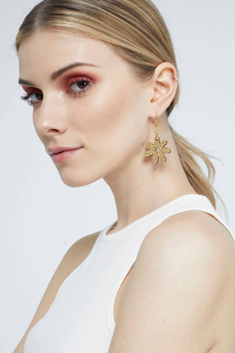 Glitzernde Flower Power Ohrringe in Gold Glitzernde Flower Power Ohrringe in Gold von KamCreates