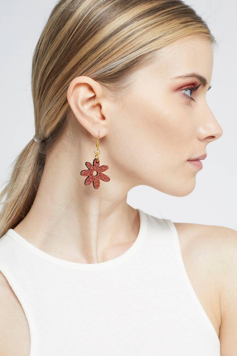 Glitzernde Flower Power Ohrringe in Orange Glitzernde Flower Power Ohrringe in Orange von KamCreates