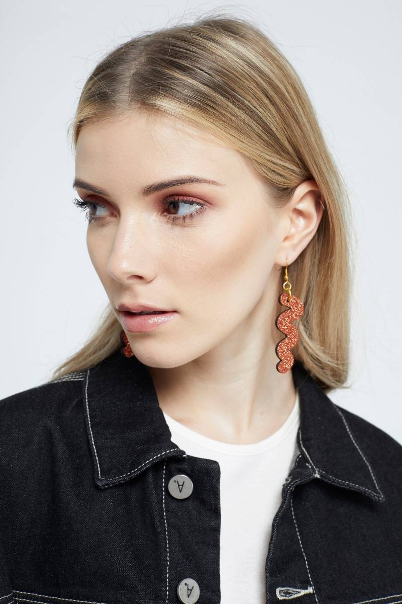 Glitzernde Knebelhaken Ohrringe in Orange Glitzernde Knebelhaken Ohrringe in Orange von KamCreates