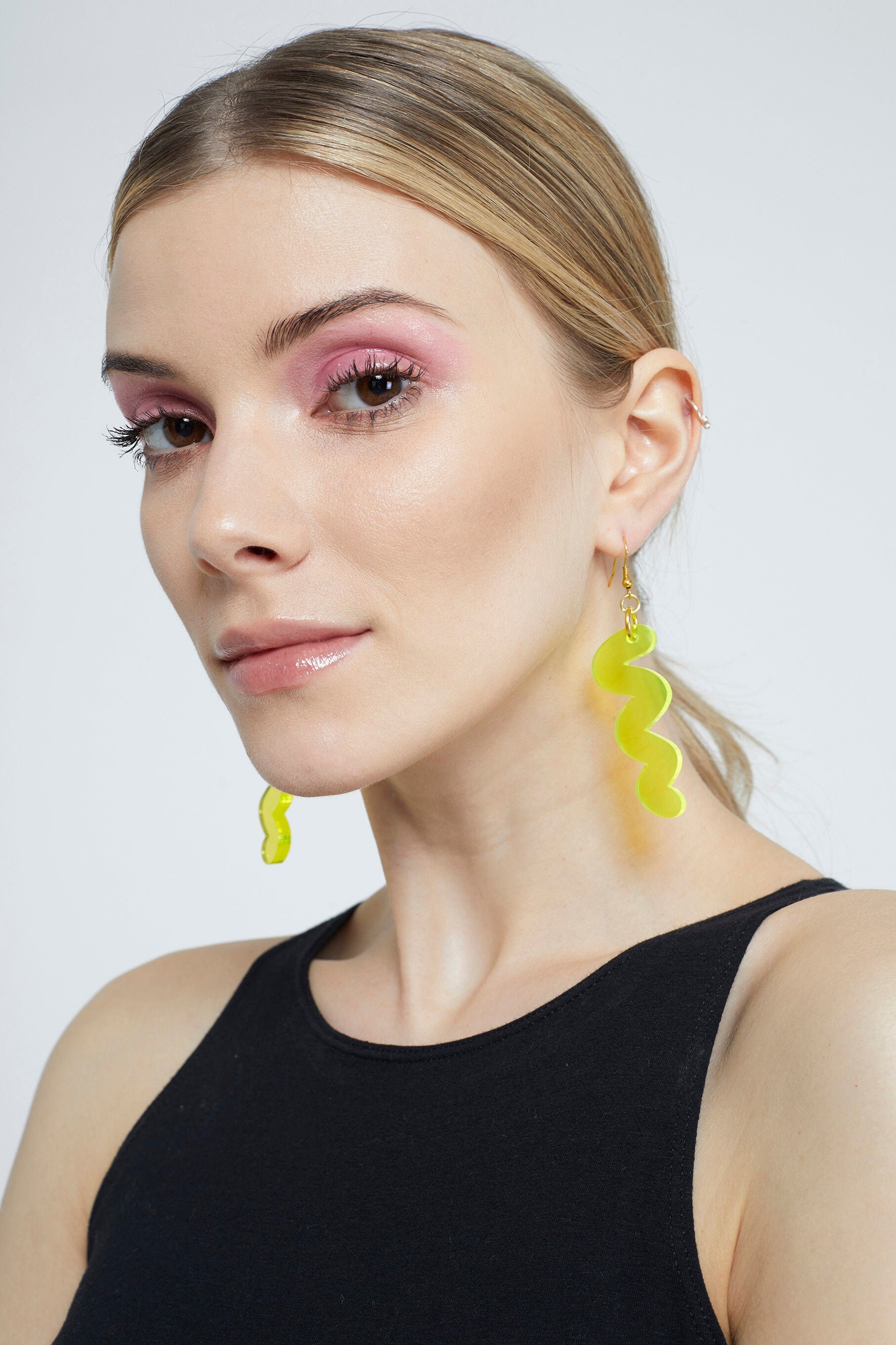 Lustige Knebelhaken Ohrringe in Gelb Lustige Knebelhaken Ohrringe in Gelb von KamCreates