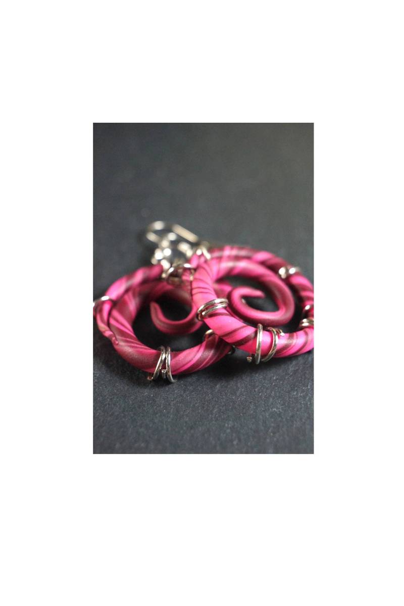 Polymer Clay Ohrringe, Spirale Groß, Rot Rosa, Fimo, Silber Ringe, Runde Pink Punk, Festival Schmuck, Einzigartig, Lustig Geschenk von KamaCrafts