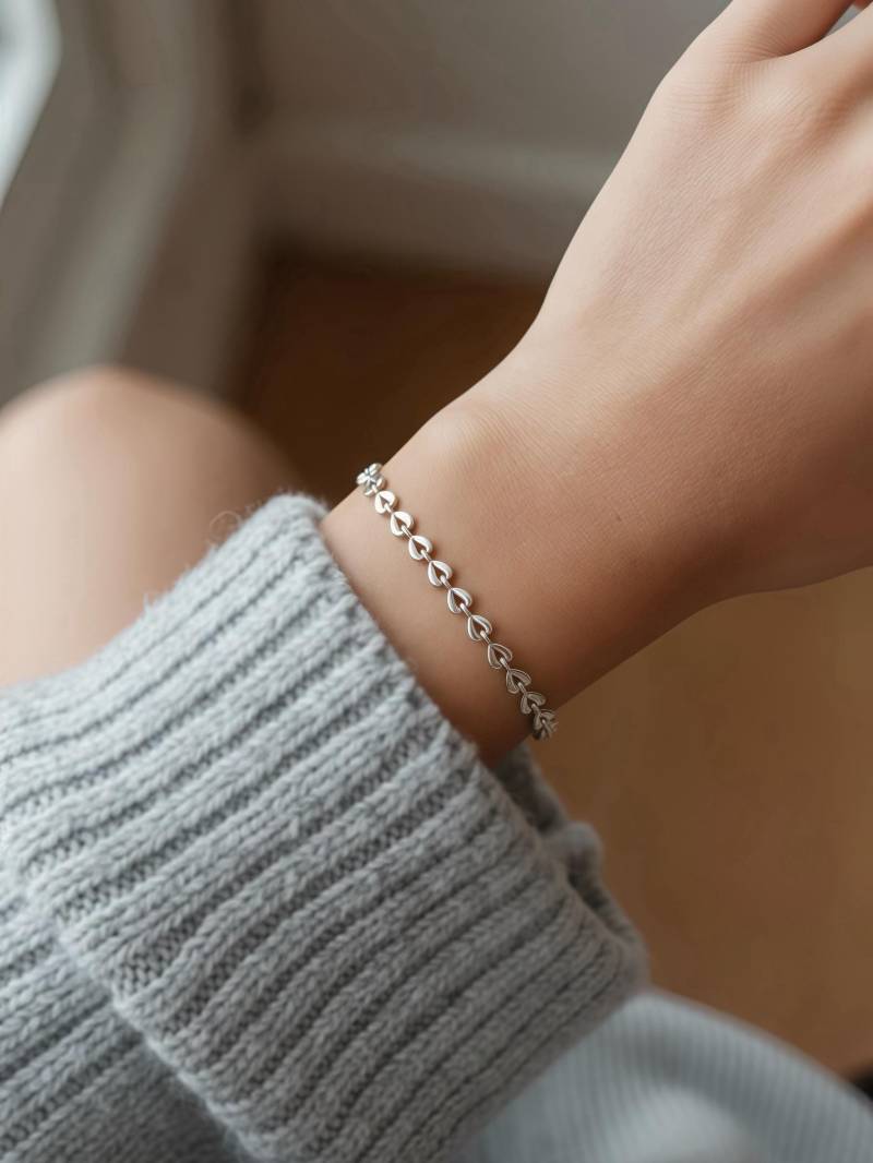 Silbernes Edelstahl Armband Mit Herz, Minimalistisch Boho Armkette Filigran, Gliederarmband Wasserfest, Beste Freundin Geschenkidee von KamakulaDE