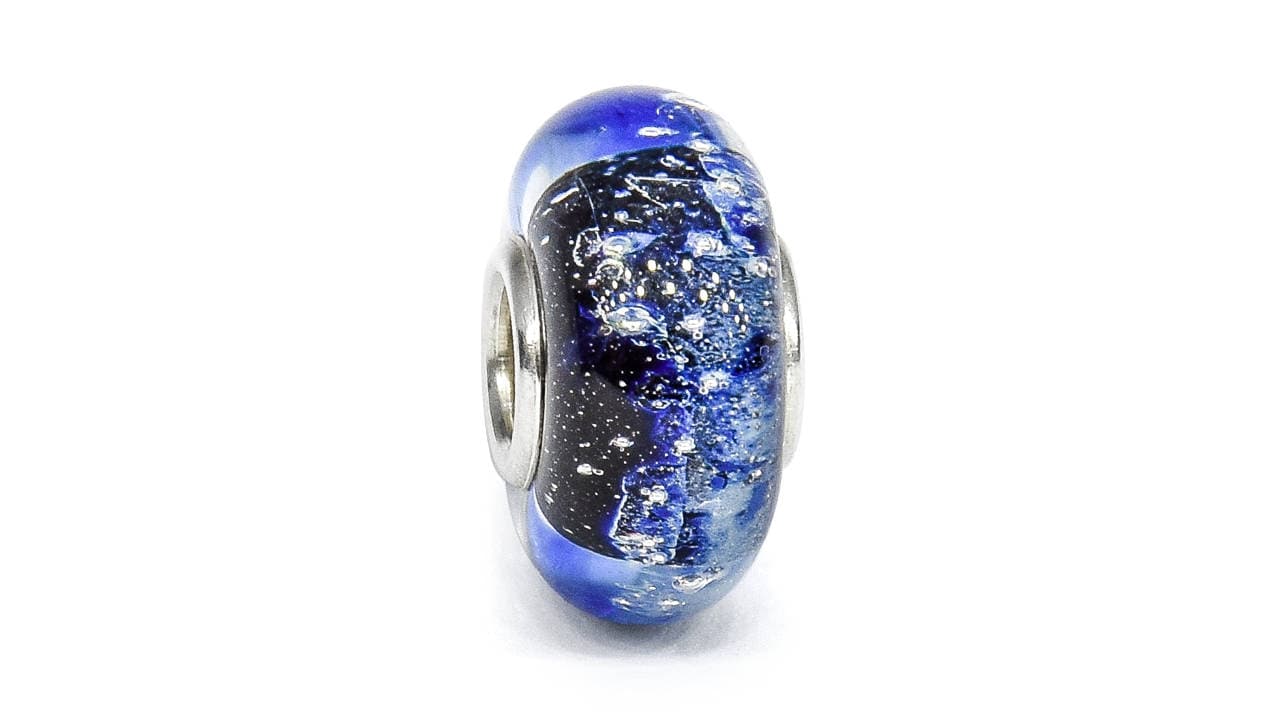Handgefertigte Glasperle Mit Silberröhrchen Handgefertigte Glasperle Mit Silberröhrchen von KamaneJewelry