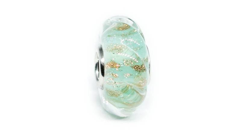 Handgefertigte Glasperle Mit Silberröhrchen Handgefertigte Glasperle Mit Silberröhrchen von KamaneJewelry