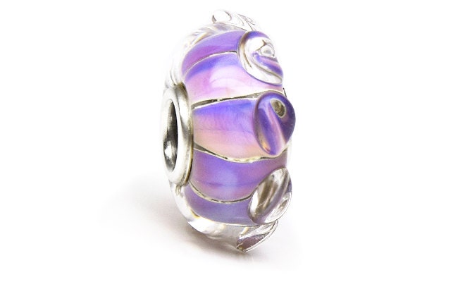 Handgefertigte Glasperle Mit Silberröhrchen Handgefertigte Glasperle Mit Silberröhrchen von KamaneJewelry
