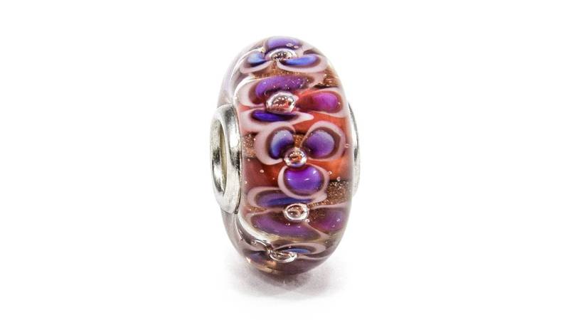 Handgefertigte Glasperle Mit Silberröhrchen Handgefertigte Glasperle Mit Silberröhrchen von KamaneJewelry
