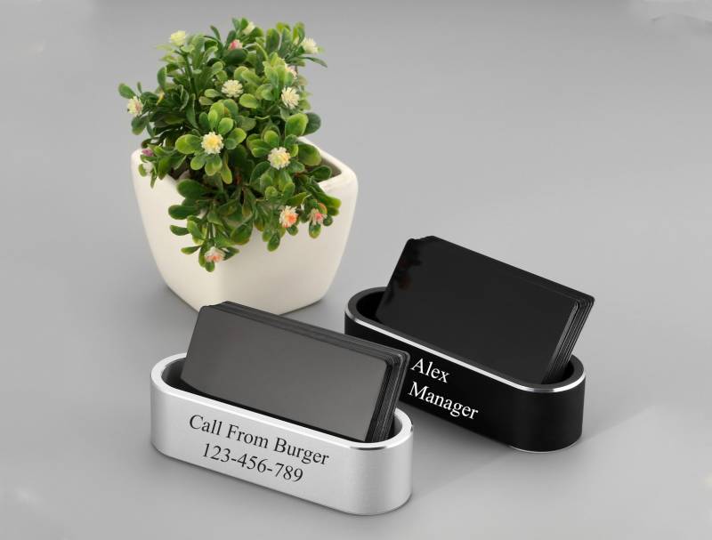 Personalisierter Visitenkartenhalter Aus Aluminium Schreibtisch-Organizer von Kamieatapple