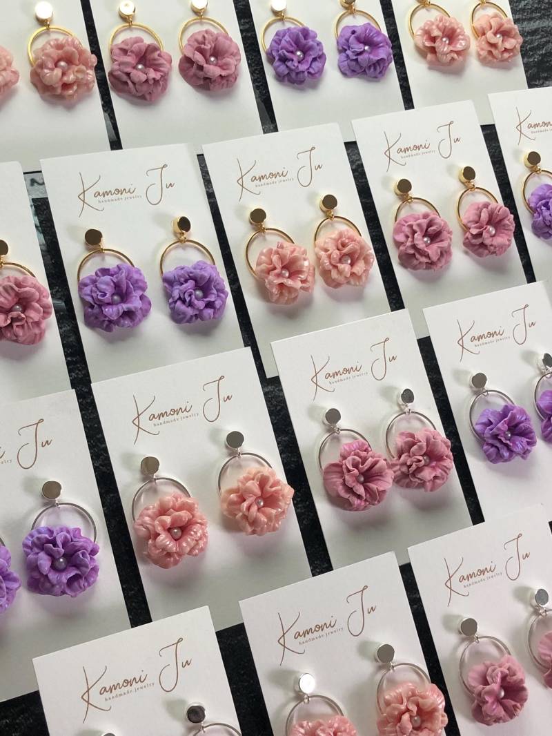 Pastellfarbene Blütenohrringe Aus Fimo Pastellfarbene Blütenohrringe Aus Fimo von KamoniJu