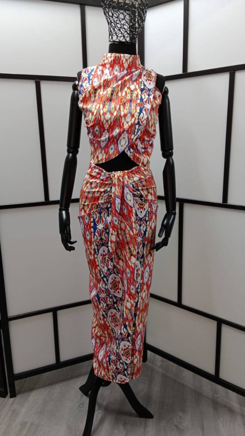 Two Piece Crop Halter Neck Top & Front Shirring Detailed Skirt Set von Kandieshandmade