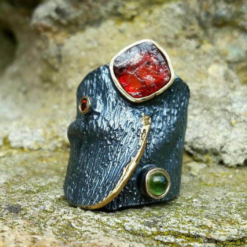 Handgemachter Silberring Mit Granat Roter Spessartin & Peridot Handgemachter Silberring Mit Granat Roter Spessartin & Peridot von KanevskyJewelry