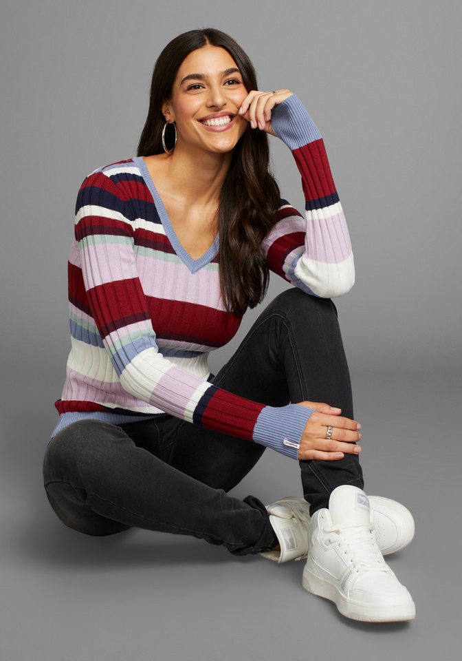 KangaROOS V-Ausschnitt-Pullover mit modernen Streifen von KangaROOS