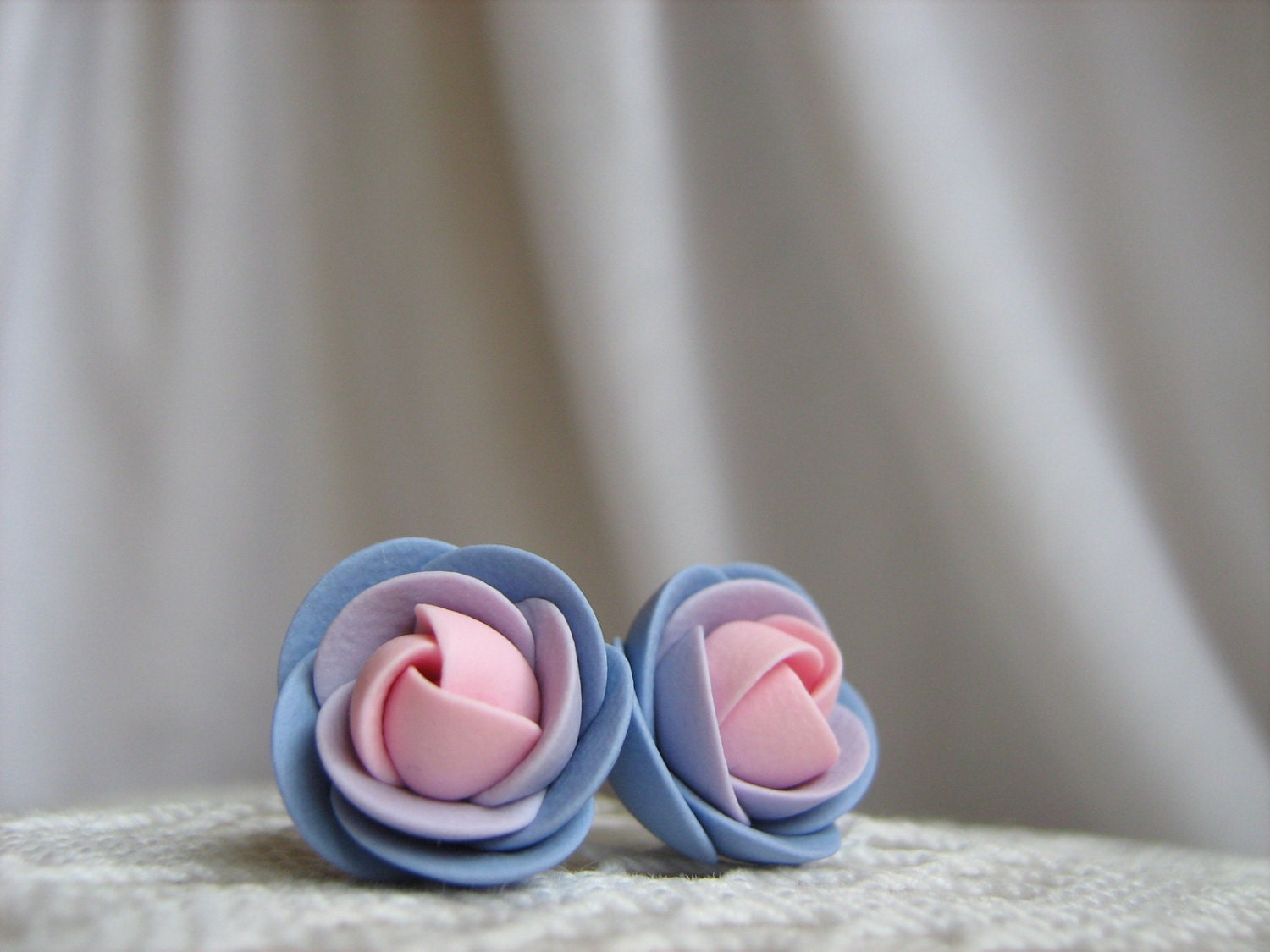 Ohrringe Aus Fimo - Blau Violett Leicht Rosa Rose Blume Ohrstecker Ohrringe Aus Fimo - Blau Violett Leicht Rosa Rose Blume Ohrstecker von KaoriPearlRose