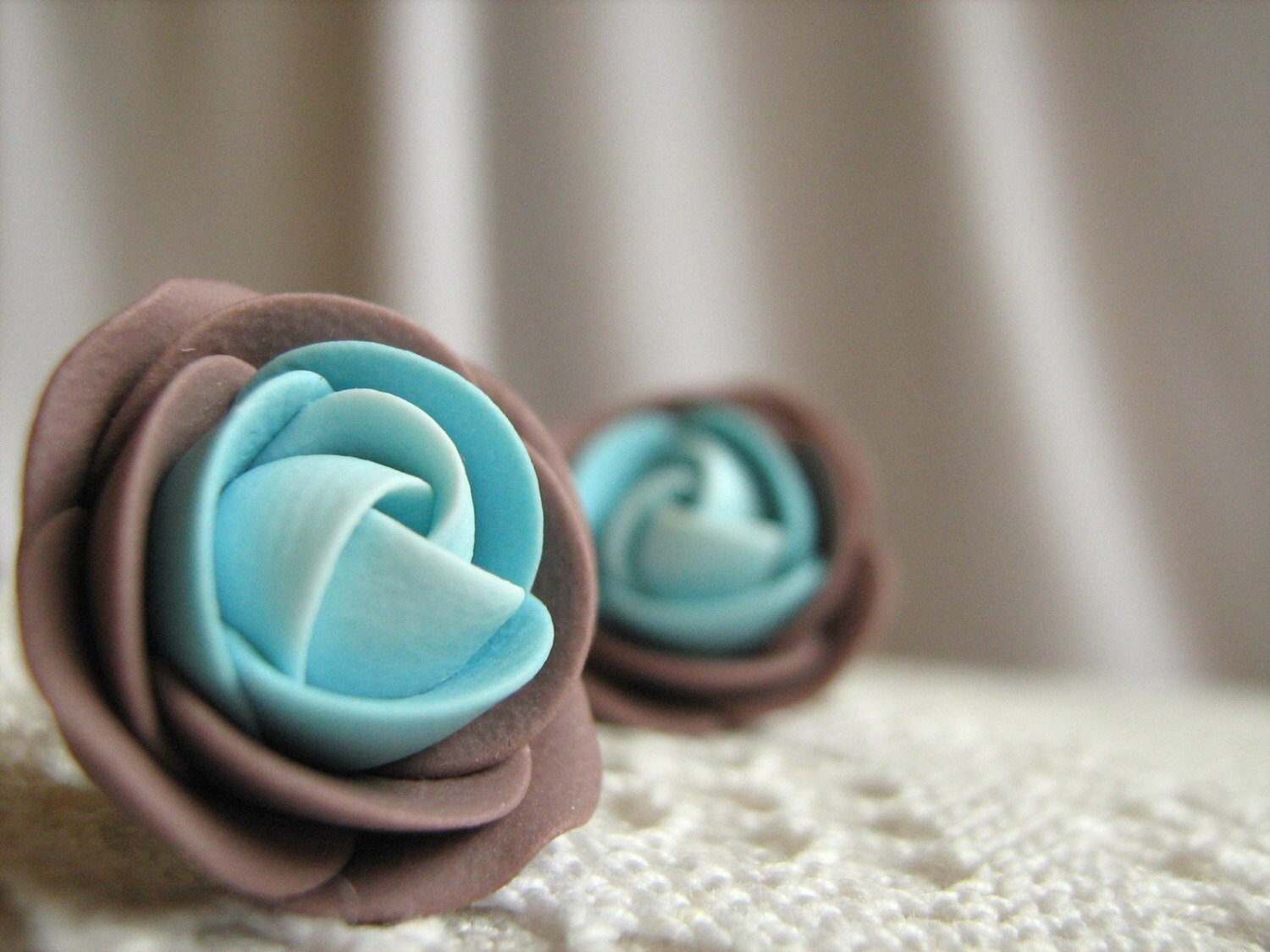 Ohrringe Aus Fimo - Braun Und Türkis Rose Blume Ohrstecker Ohrringe Aus Fimo - Braun Und Türkis Rose Blume Ohrstecker von KaoriPearlRose