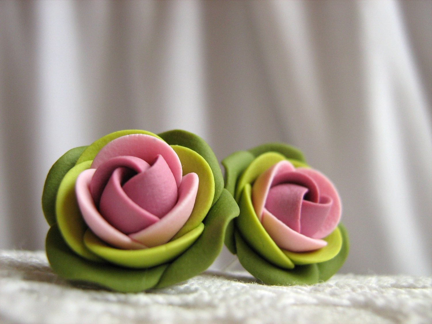 Ohrringe Aus Fimo - Licht Lila Rosa Grün Rose Blume Ohrstecker Ohrringe Aus Fimo - Licht Lila Rosa Grün Rose Blume Ohrstecker von KaoriPearlRose