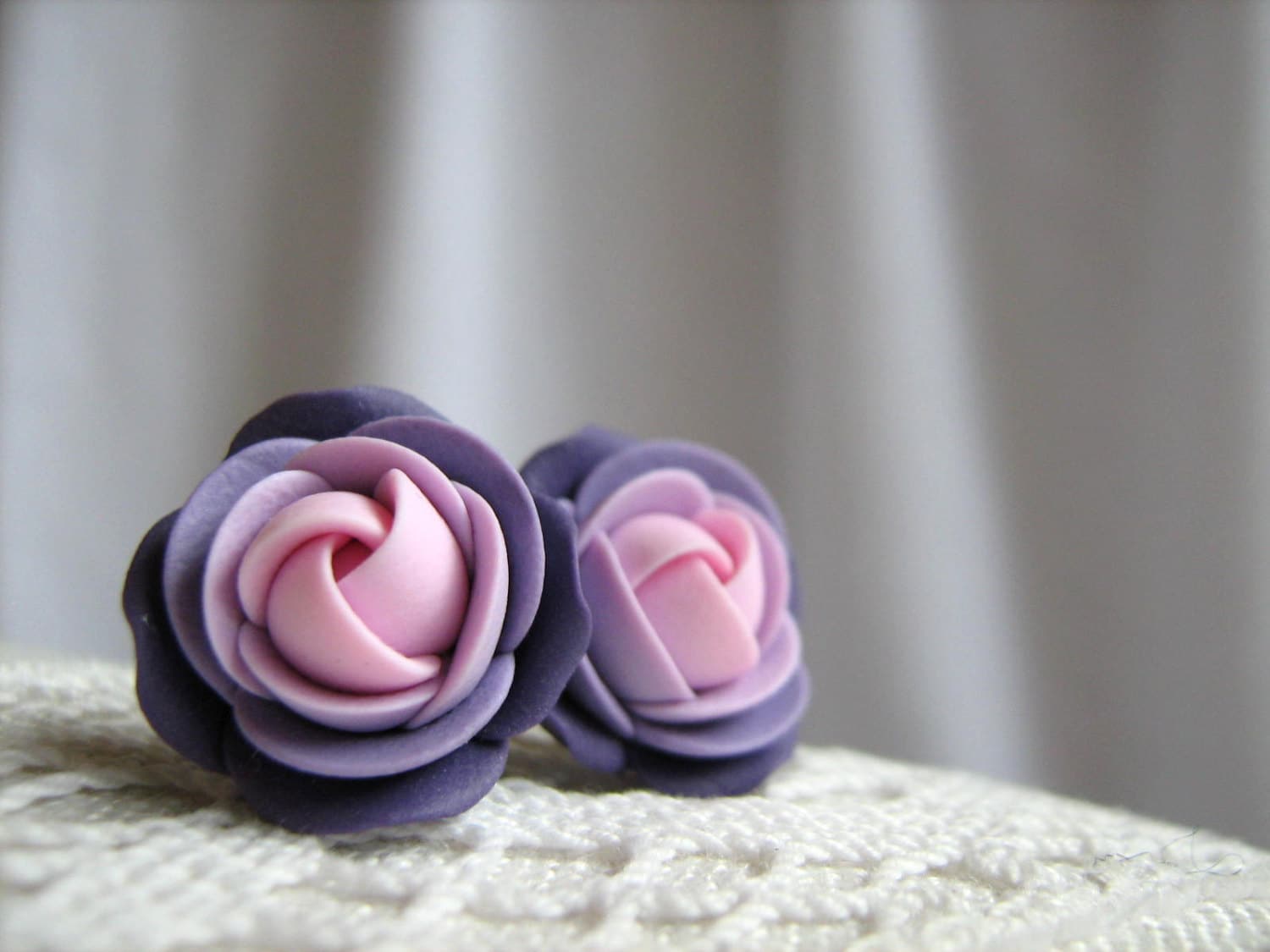 Ohrringe Aus Fimo - Light Pink, Violett Rose Blume Ohrstecker Ohrringe Aus Fimo - Light Pink, Violett Rose Blume Ohrstecker von KaoriPearlRose