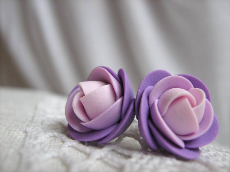 Ohrringe Aus Fimo - Lila Violett Leicht Rosa Rose Blume Ohrstecker Ohrringe Aus Fimo - Lila Violett Leicht Rosa Rose Blume Ohrstecker von KaoriPearlRose
