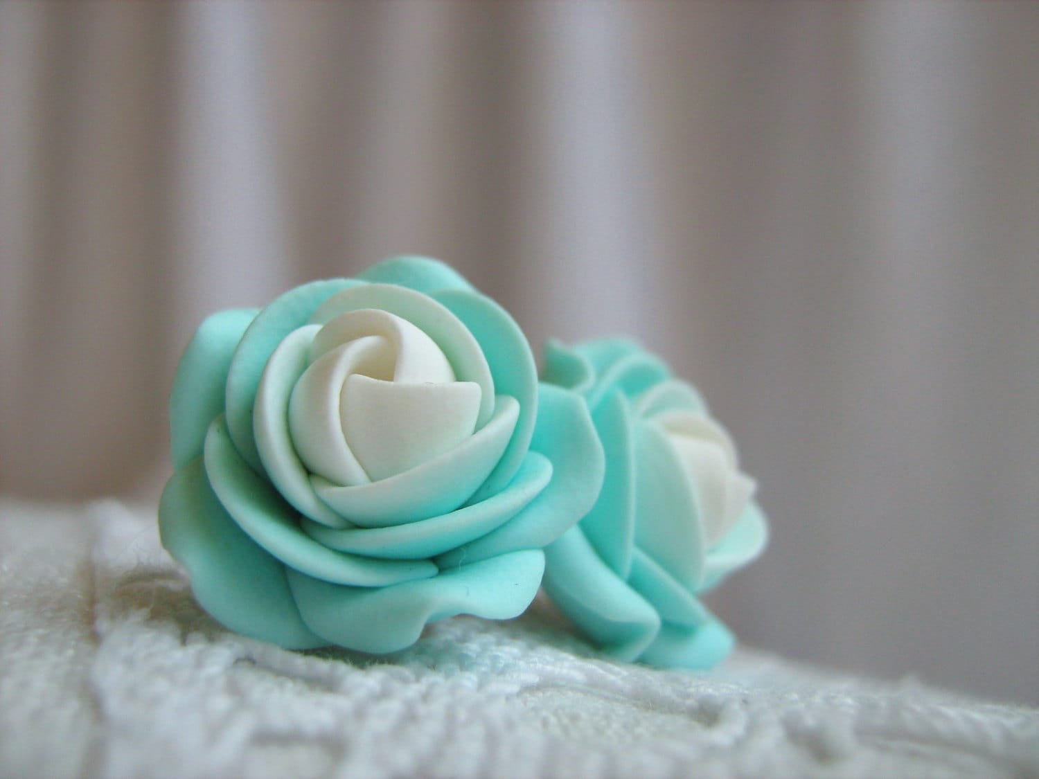 Ohrringe Aus Fimo - Menthol Weiße Rose Blume Ohrstecker Ohrringe Aus Fimo - Menthol Weiße Rose Blume Ohrstecker von KaoriPearlRose