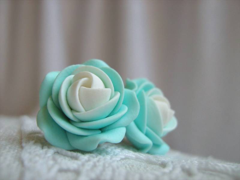 Ohrringe Aus Fimo - Menthol Weiße Rose Blume Ohrstecker Ohrringe Aus Fimo - Menthol Weiße Rose Blume Ohrstecker von KaoriPearlRose