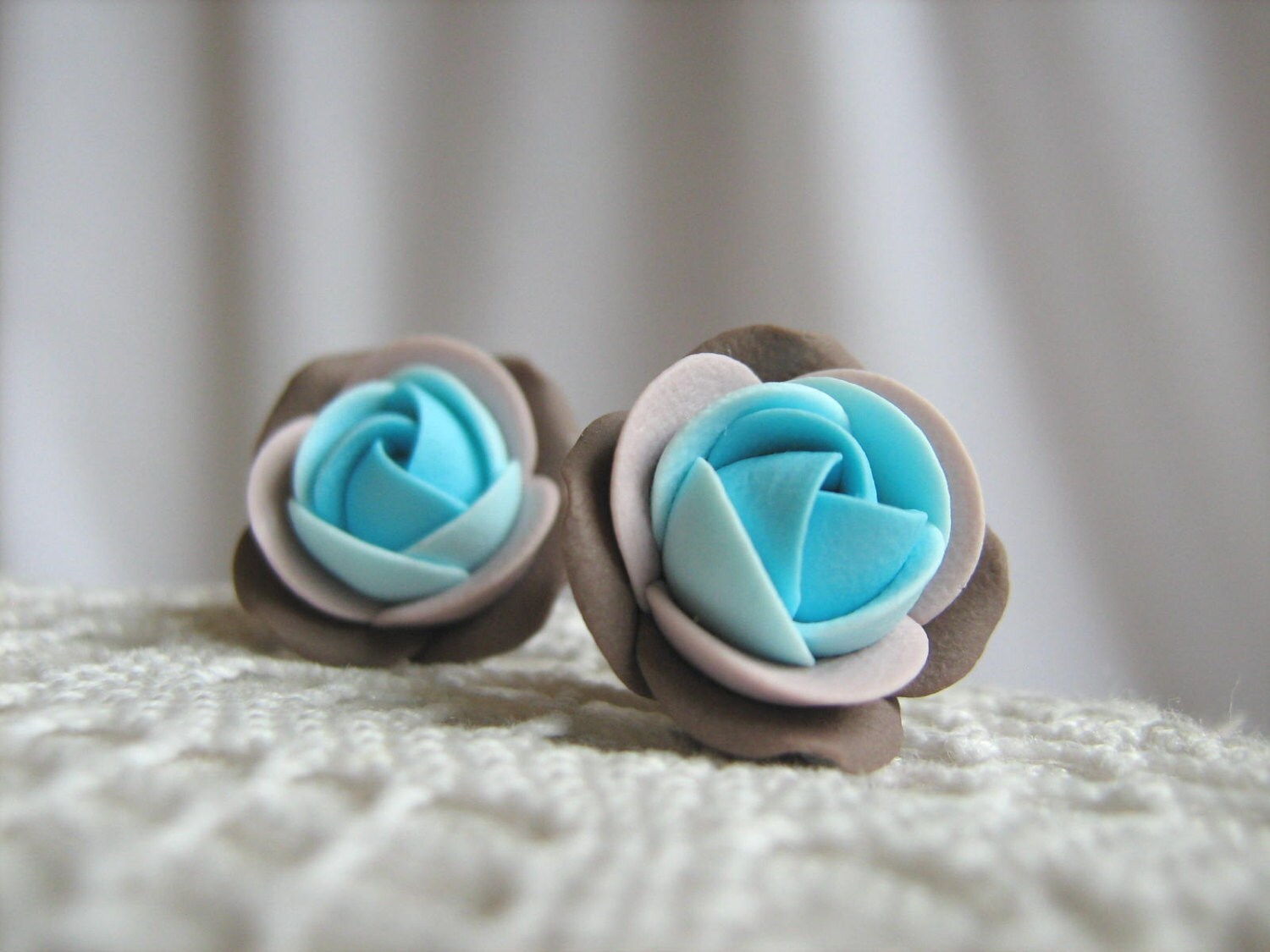 Ohrringe Aus Fimo - Schattierungen Von Türkis Und Braun Rose Blume Ohrstecker Ohrringe Aus Fimo - Schattierungen Von Türkis Und Braun Rose Blume Ohrstecker von KaoriPearlRose
