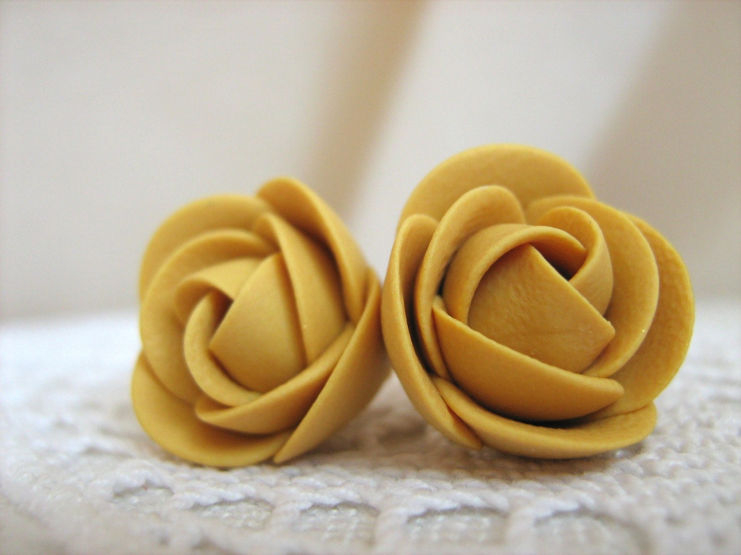 Ohrringe Aus Fimo - Senf Gelb Braun Rose Blume Ohrstecker Ohrringe Aus Fimo - Senf Gelb Braun Rose Blume Ohrstecker von KaoriPearlRose