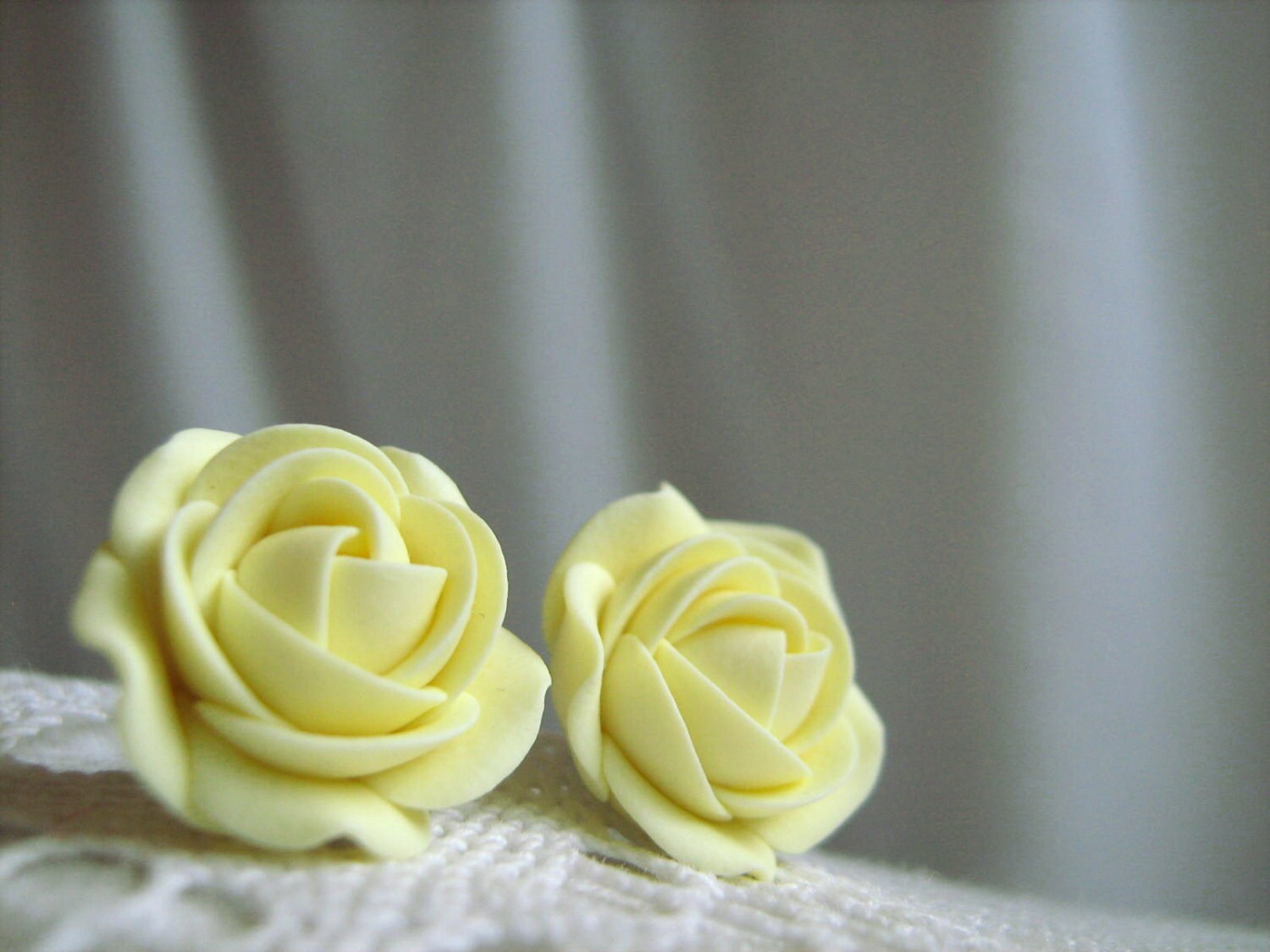 Ohrringe Aus Fimo - Vanille Creme Leicht Gelbe Rose Blume Ohrstecker Ohrringe Aus Fimo - Vanille Creme Leicht Gelbe Rose Blume Ohrstecker von KaoriPearlRose