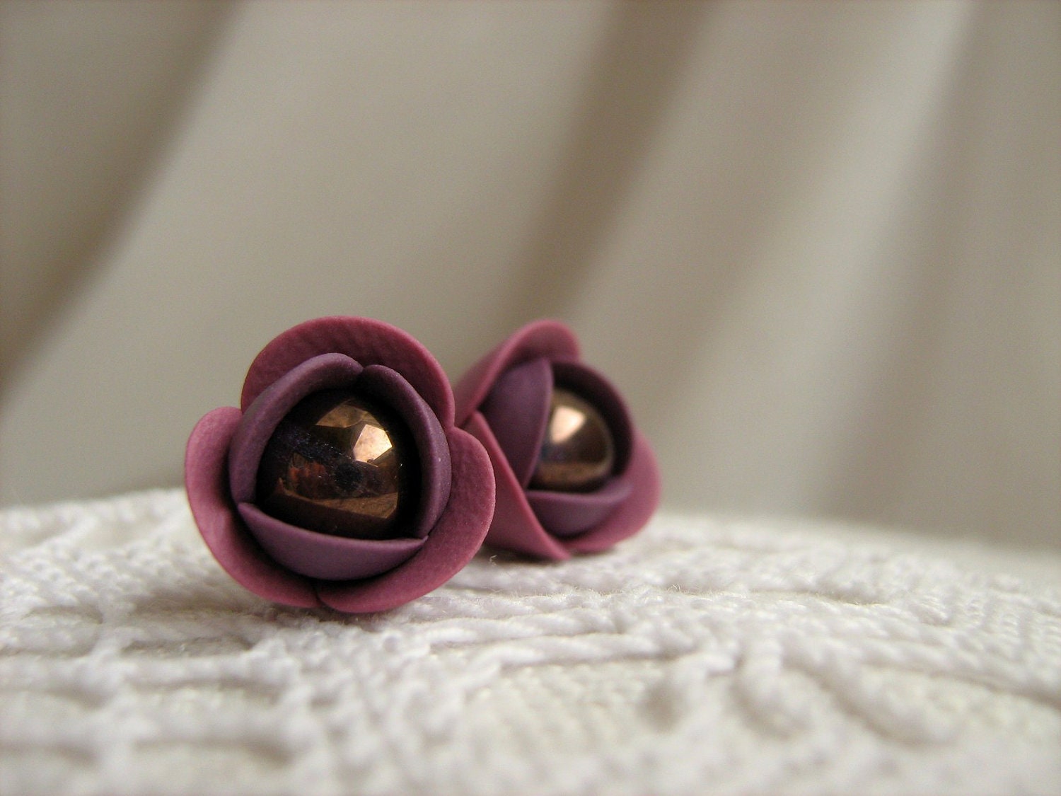 Ohrringe Aus Fimo - Violett Rose Blume Kleine Ohrstecker Mit Glasperlen Ohrringe Aus Fimo - Violett Rose Blume Kleine Ohrstecker Mit Glasperlen von KaoriPearlRose