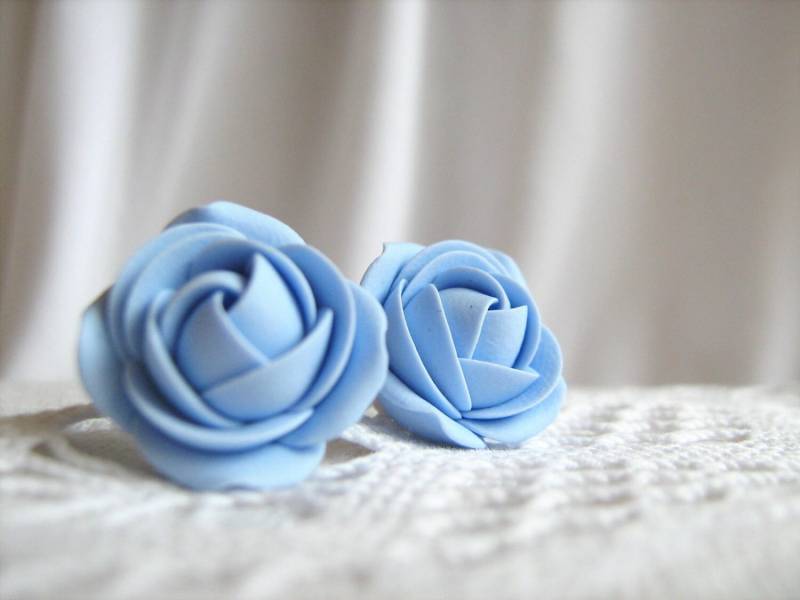 Zenith Blaue Rose Blumen Ohrstecker, Fimo Ohrringe Zenith Blaue Rose Blumen Ohrstecker, Fimo Ohrringe von KaoriPearlRose
