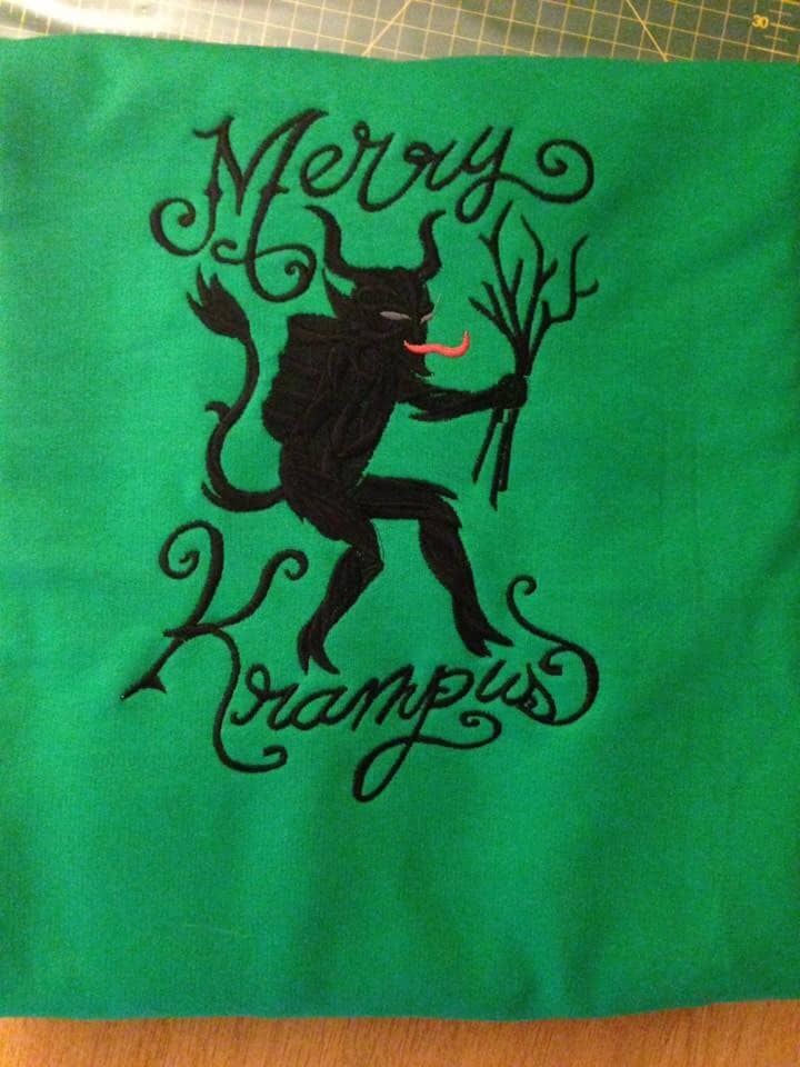 Merry Krampus Alternative Gothic Folklore Creepy Weihnachtssweatshirt Nach Maß Xs-Xxl von KaosCreations2015