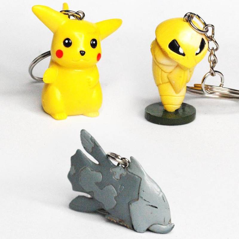 Handgemachter Vintage Schlüsselanhänger, Kokuna Relicanth Samurzel Pikachu, Lanyard Charm Videospiel Figur Retro Geschenk von KaosKimsThings