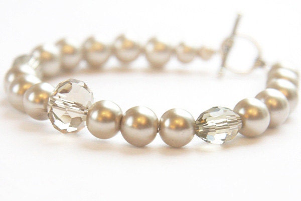 Im Urlaub, Champagner Perle Armband Creme Swarovski Kristalle Sterling Silber Handwerker Braut Hochzeit Schmuck Boho Im Urlaub, Champagner Perle Armband Creme Swarovski Kristalle Sterling Silber Handwerker Braut Hochzeit Schmuck Boho von KapKaDesign