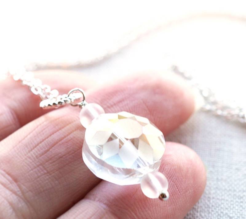 Auf Urlaub Einzigartige Klare Facettierte Swarovski Kristall Halskette Gefrostet Strand Glasperlen Dünne Sterling Silber Kette Einfache Moderne Auf Urlaub Einzigartige Klare Facettierte Swarovski Kristall Halskette Gefrostet Strand Glasperlen Dünne Sterling Silber Kette Einfache Moderne von KapKaDesign