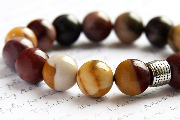 Im Urlaub, Boho Bunte Mookait Jaspis Stein Armband Silber Bali Perle Natürliche Gelb Und Erde Rot Australien Im Urlaub, Boho Bunte Mookait Jaspis Stein Armband Silber Bali Perle Natürliche Gelb Und Erde Rot Australien von KapKaDesign
