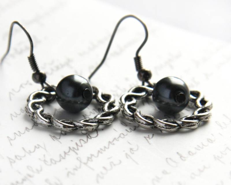 Boho Ohrringe Schwarz Weiß Weiß. Steampunk Ohrringe. "Schwarze "Gunmetal" Im Woodland Style." von KapKaDesign