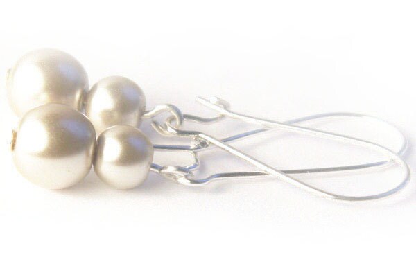 Im Urlaub Boho Kleine Champagner Perle Ohrringe Sterling Silber Einfache Minimale Schmuck Brautjungfern Hochzeit von KapKaDesign
