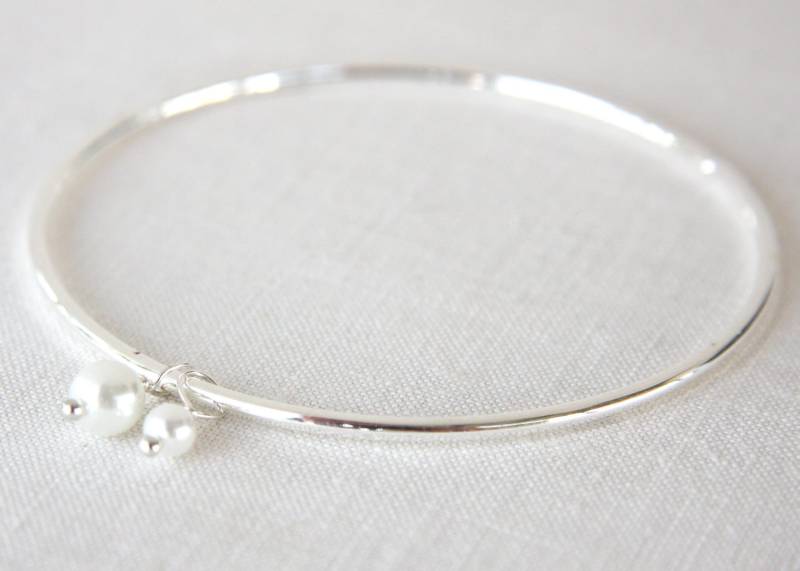 Im Urlaub Boho Weiße Perle Bettelarmband Sterling Silber Armreif Brautjungfer Geschenk Brautjungfern Armband Moderner Einfacher Schmuck Individuell Im Urlaub Boho Weiße Perle Bettelarmband Sterling Silber Armreif Brautjungfer Geschenk Brautjungfern Armband Moderner Einfacher Schmuck Individuell von KapKaDesign
