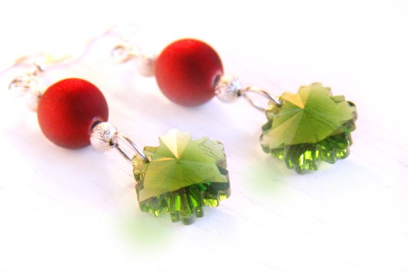 Im Urlaub Rot Und Grün Kristall Schneeflocke Ohrringe Weihnachtsgeschenk Urlaub Party Sterling Silber Im Urlaub Rot Und Grün Kristall Schneeflocke Ohrringe Weihnachtsgeschenk Urlaub Party Sterling Silber von KapKaDesign