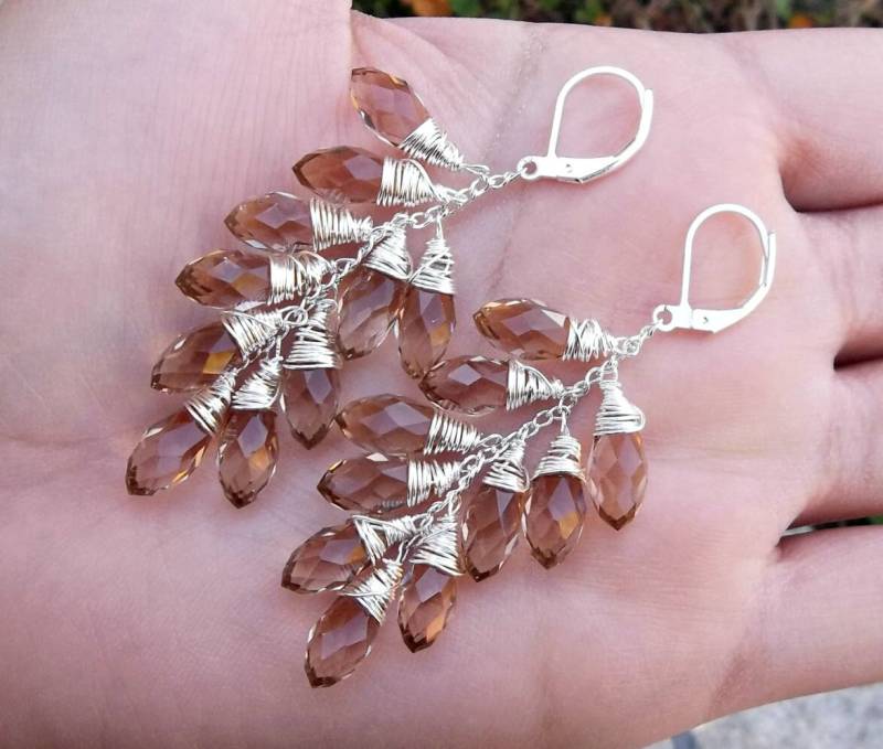Echte Natürliche Licht Braun Champagner Hochzeit Swarovski Crystal Teardrop Perlen Tropfen Silberdraht Gewickelt Traube Baumeln Ohrringe 2, 5" Echte Natürliche Licht Braun Champagner Hochzeit Swarovski Crystal Teardrop Perlen Tropfen Silberdraht Gewickelt Traube Baumeln Ohrringe 2, 5" von KaraLynnsCreations